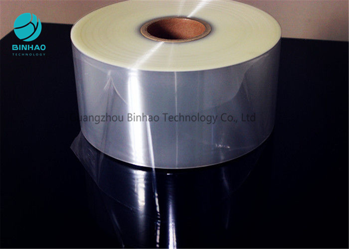Film transparent auto-adhésif de conditionnement souple de PVC Rolls avec le noyau de papier intérieur 76mm