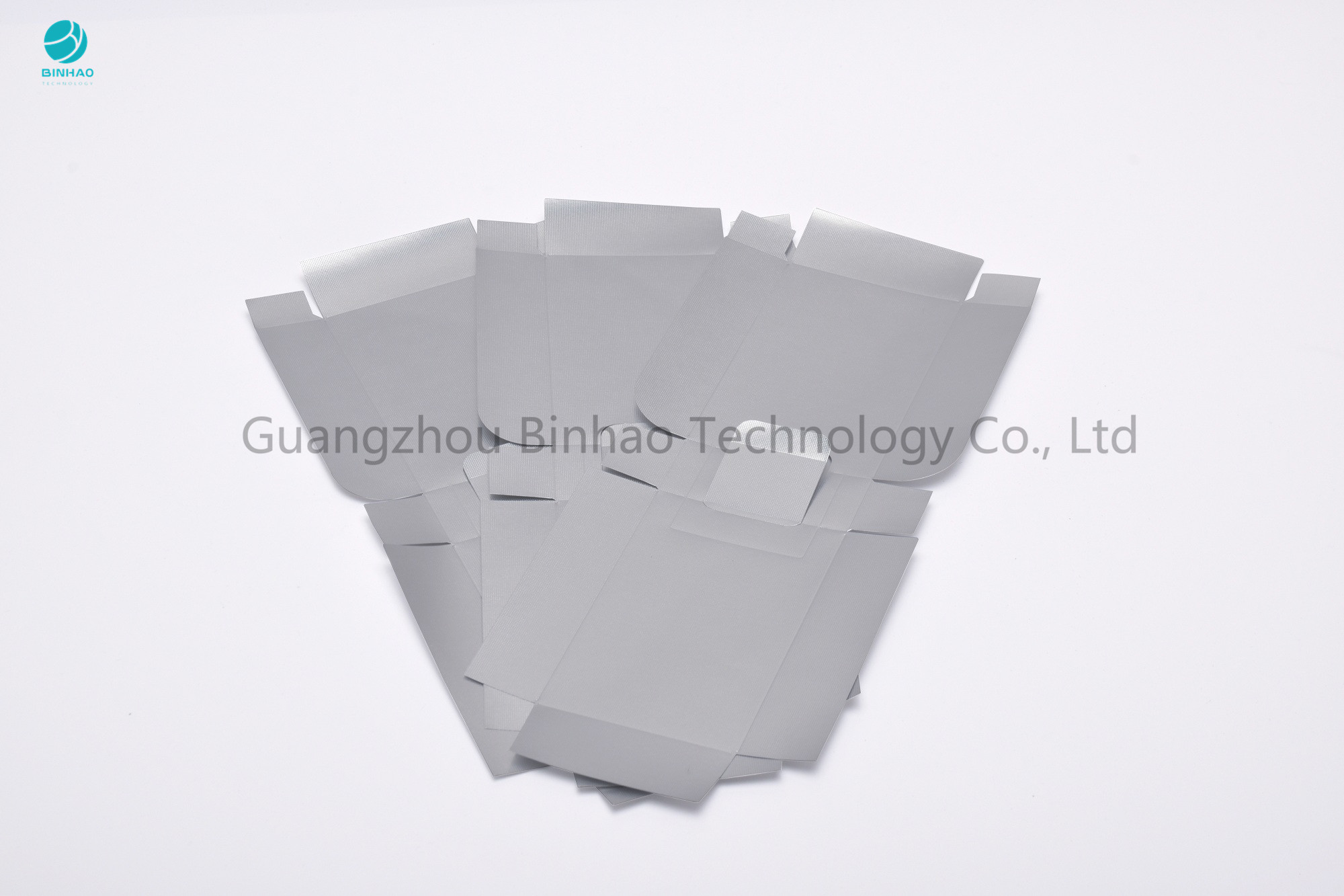 Imperméabilisez le papier argenté de papier aluminium de 42 microns avec le film d'ANIMAL FAMILIER pour l'emballage intérieur de cigarette